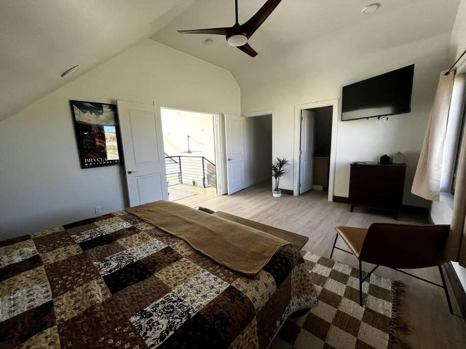 Red Rock Retreat Stunning Floor To Ceiling Views Villa Хеч Екстериор снимка